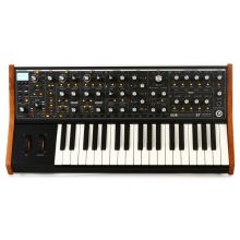 Синтезатор Moog Sub 37