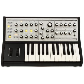 Синтезатор Moog Sub Phatty